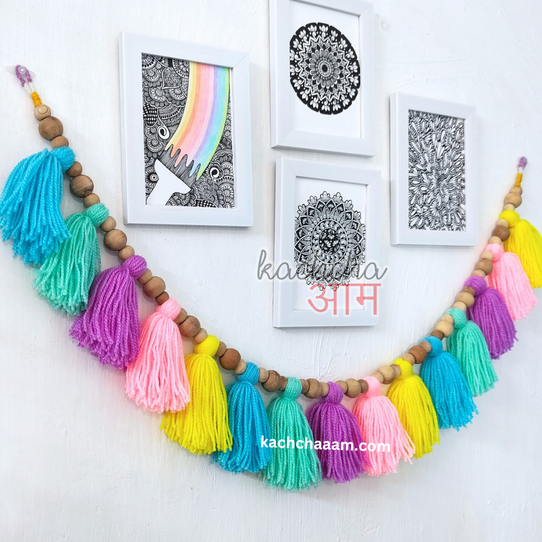 Single Layered Wool Tassel Celestial Bunting