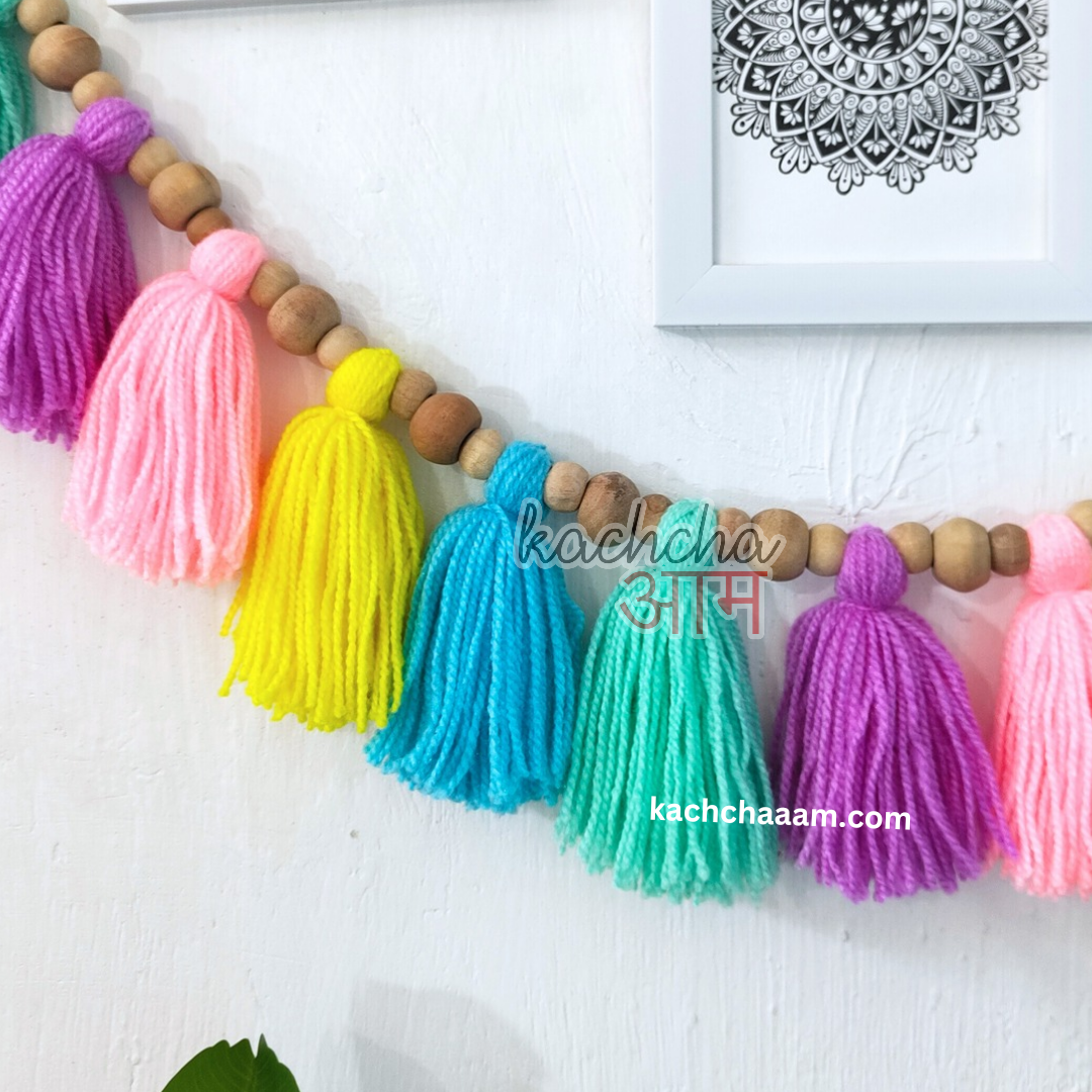 Single Layered Wool Tassel Celestial Bunting