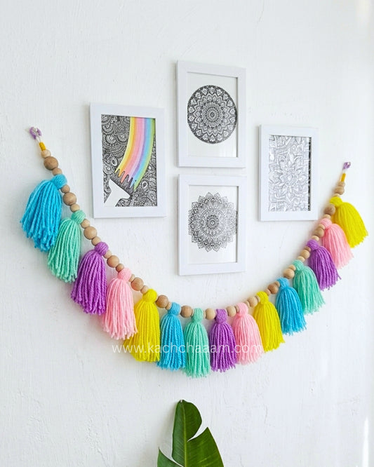 Single Layered Wool Tassel Celestial Bunting