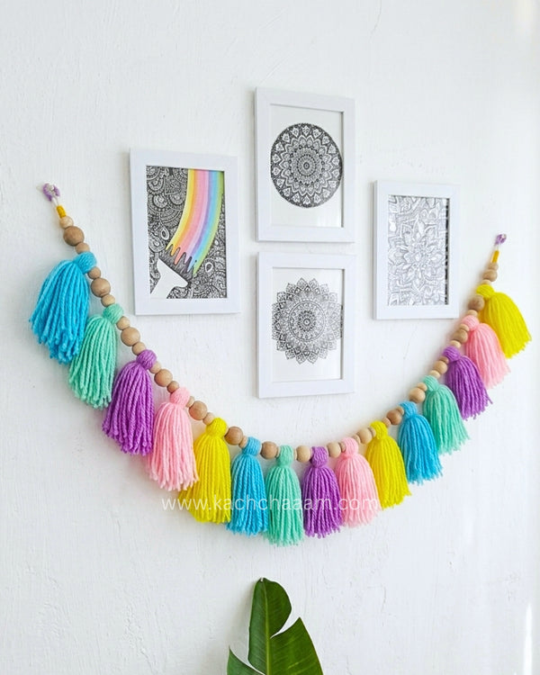 Single Layered Wool Tassel Celestial Bunting