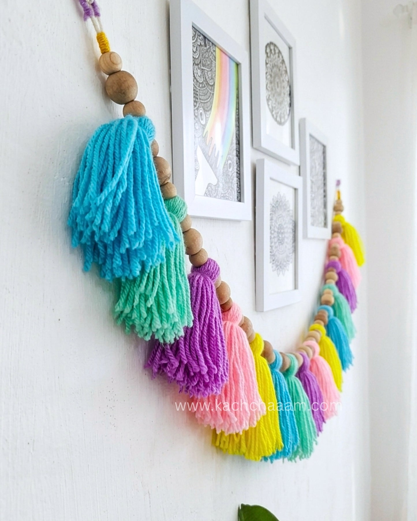 Single Layered Wool Tassel Celestial Bunting