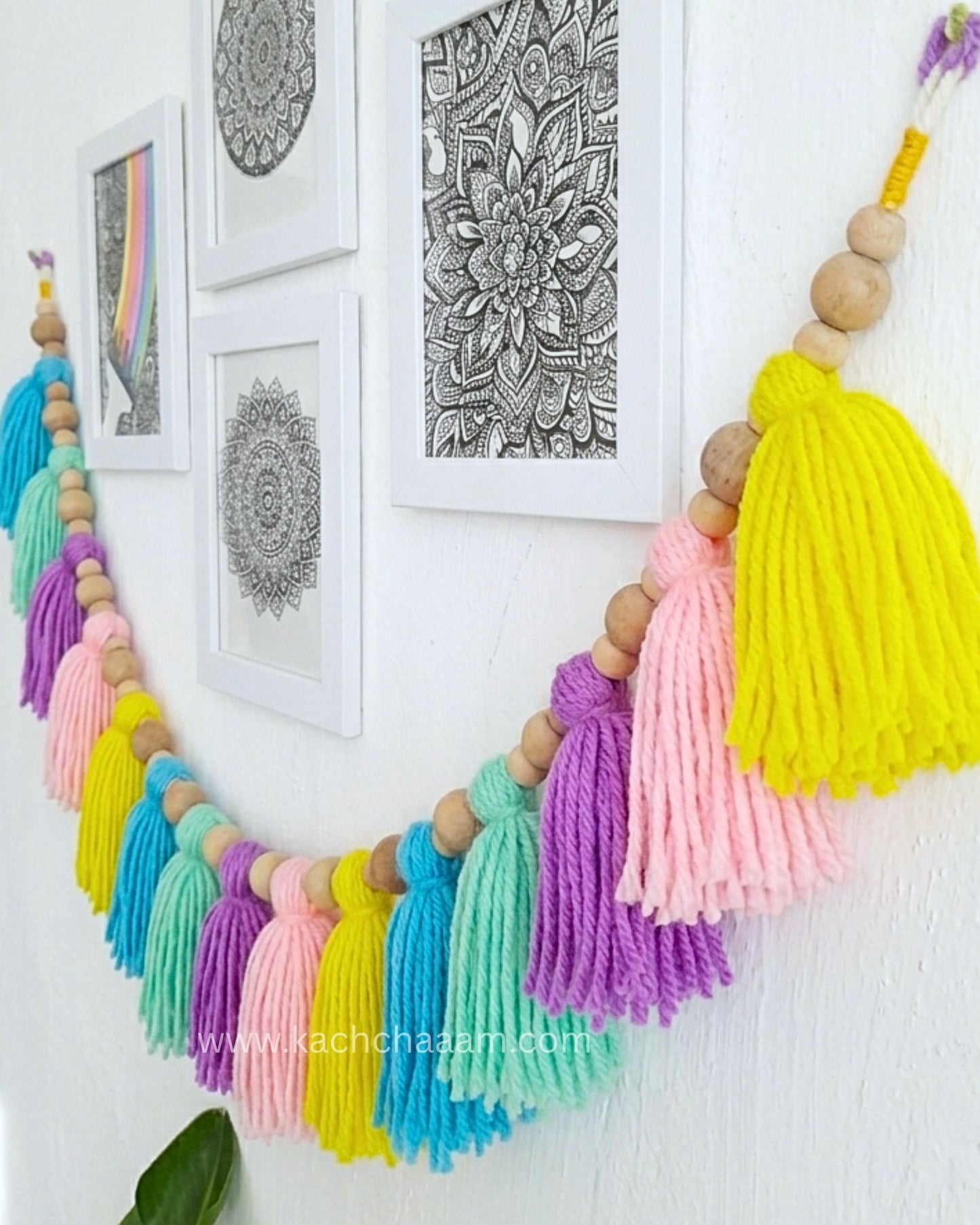 Single Layered Wool Tassel Celestial Bunting